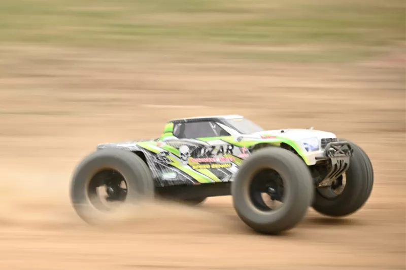 10 스케일 4WD 오프로드 전기 RC 트럭 2.4G 브러시 고속 RTR # RH1071