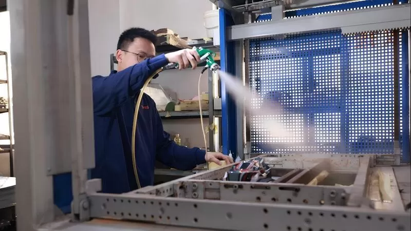 자동차 쉘 생산 팀