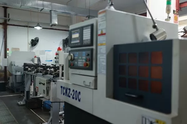 금속 부품 생산 워크숍