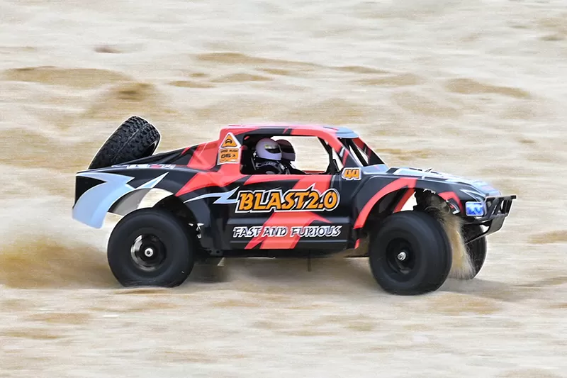 10 스케일 4WD 오프로드 전기 짧은 코스 트럭 2.4G 브러시 고속 RTR # RH1043SC